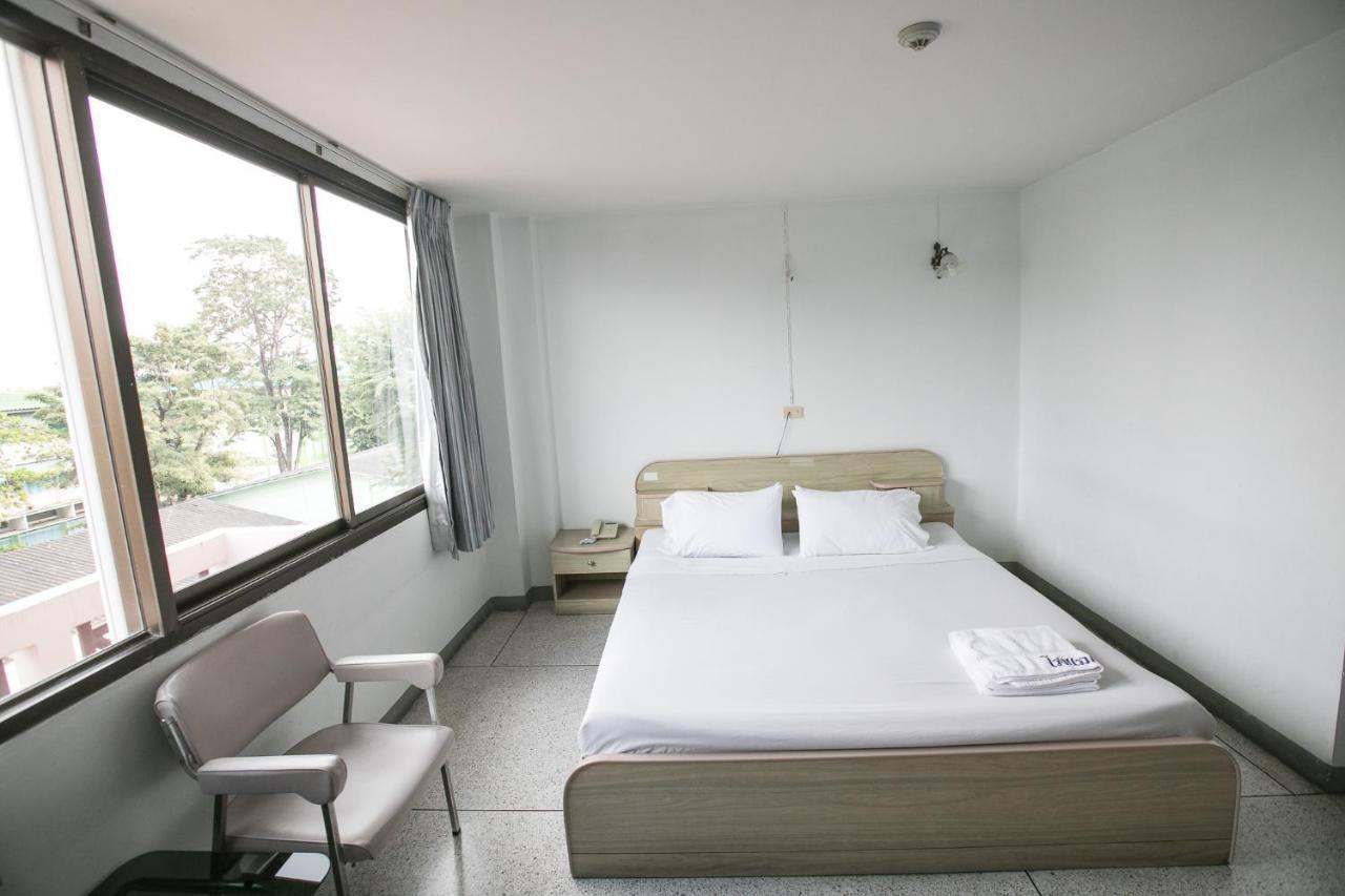 Tokyo Hotel Ubon Ratchathani Extérieur photo